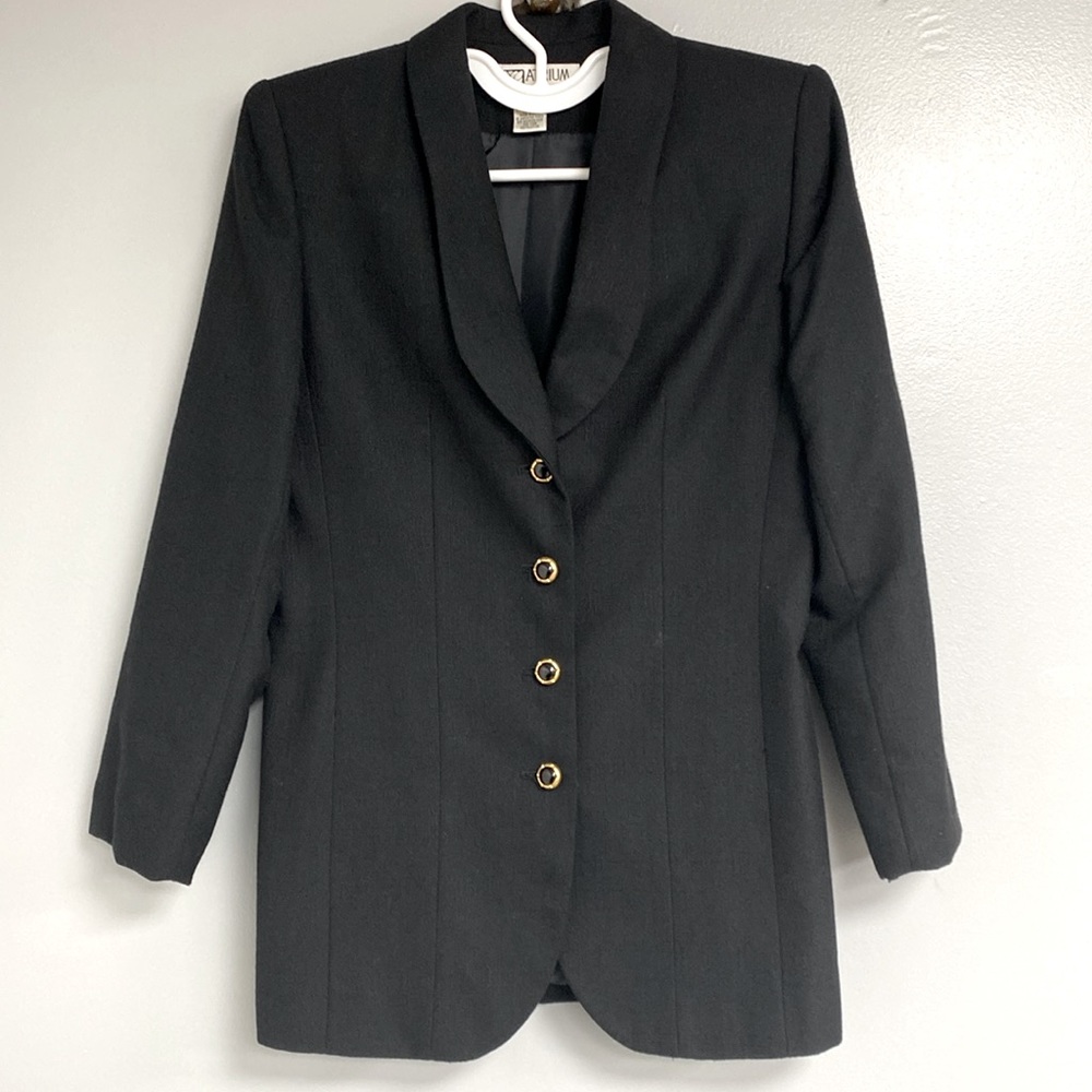 Nwot ATRIUM COLLECTION BLACK SUIT SIZE 6